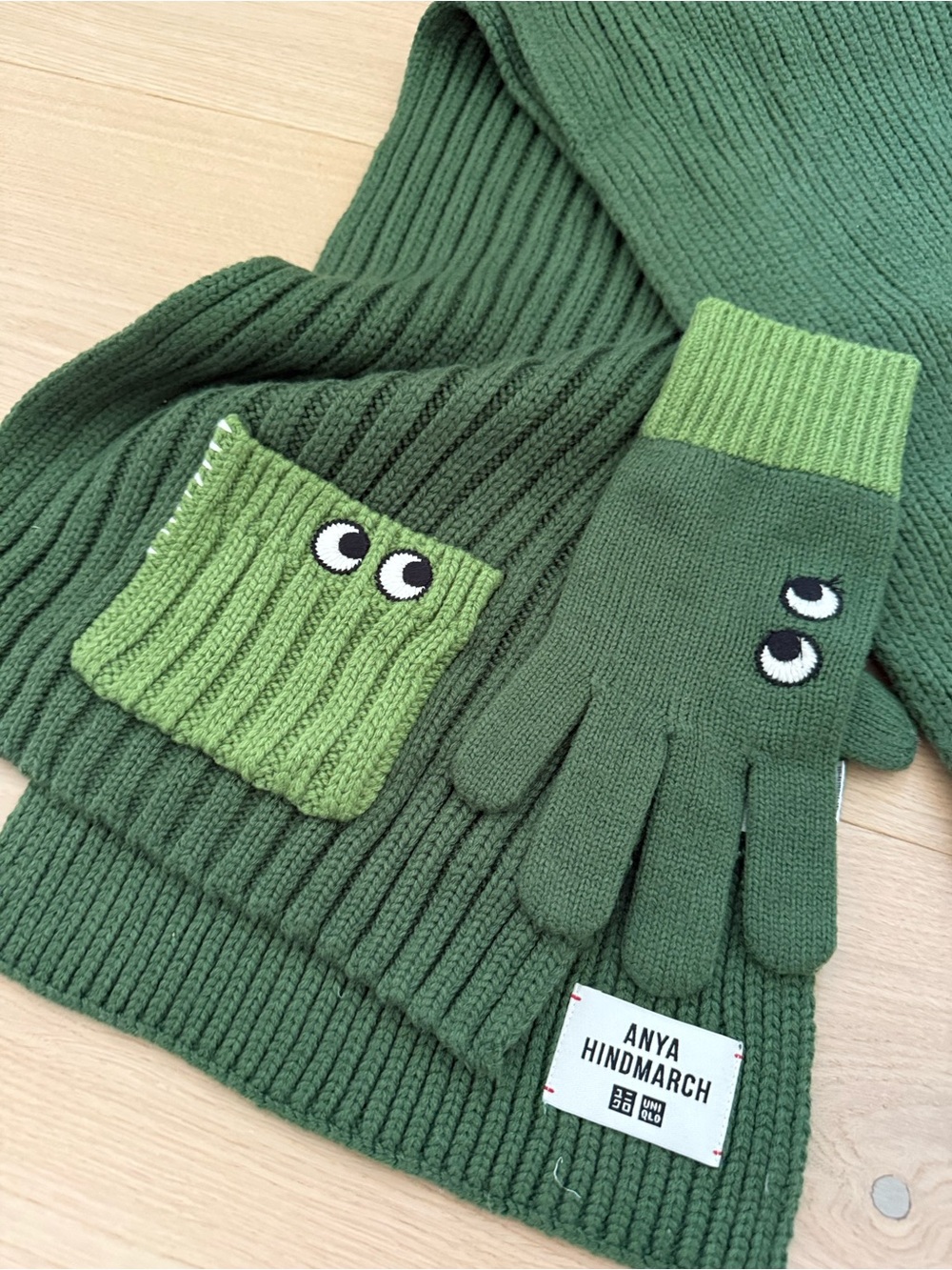 Anya Hindmarch X Uniqlo Green Knit Scarf and Mittens Set with Playful Eyes